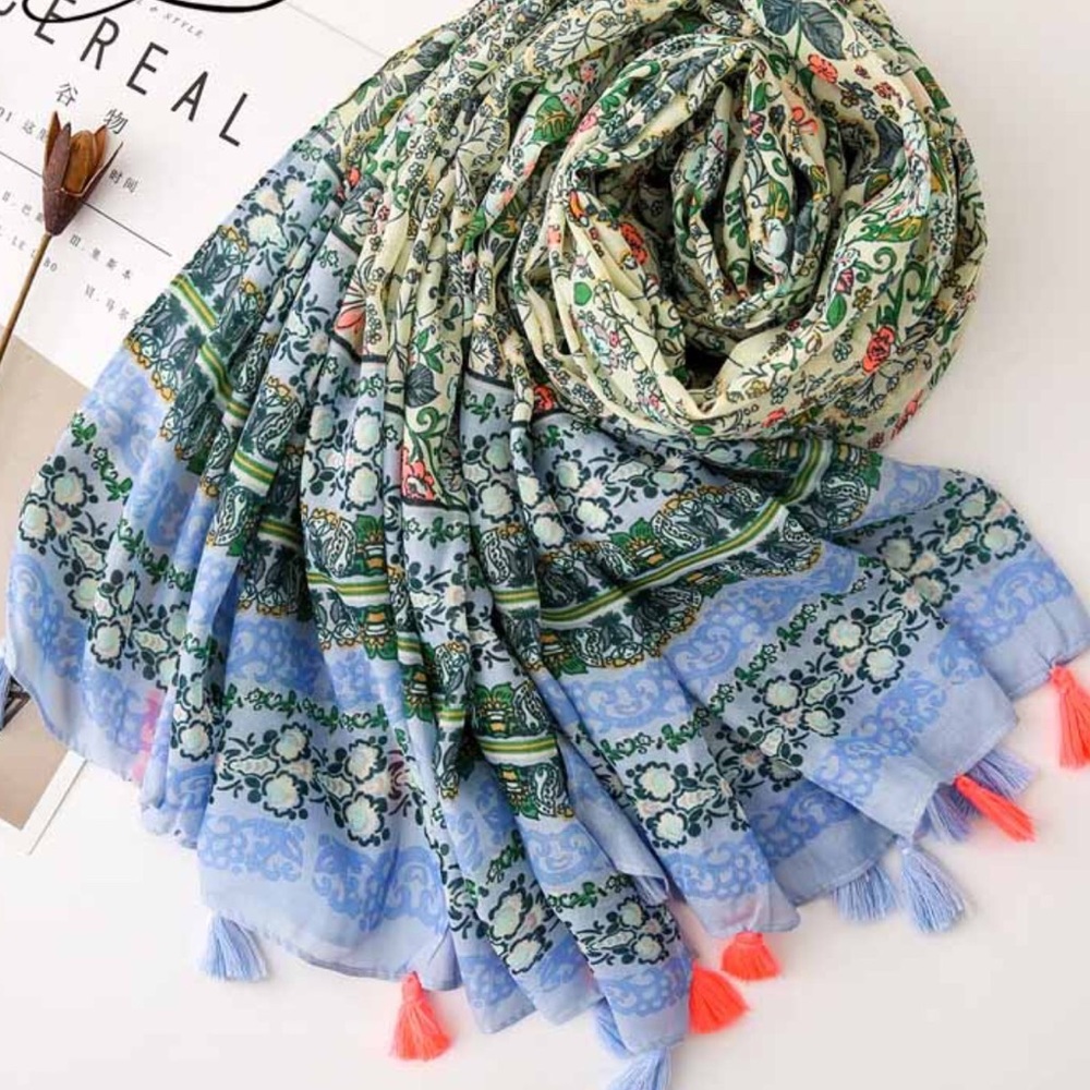 100% cotton scarf with tassels - Picture 2 of 5